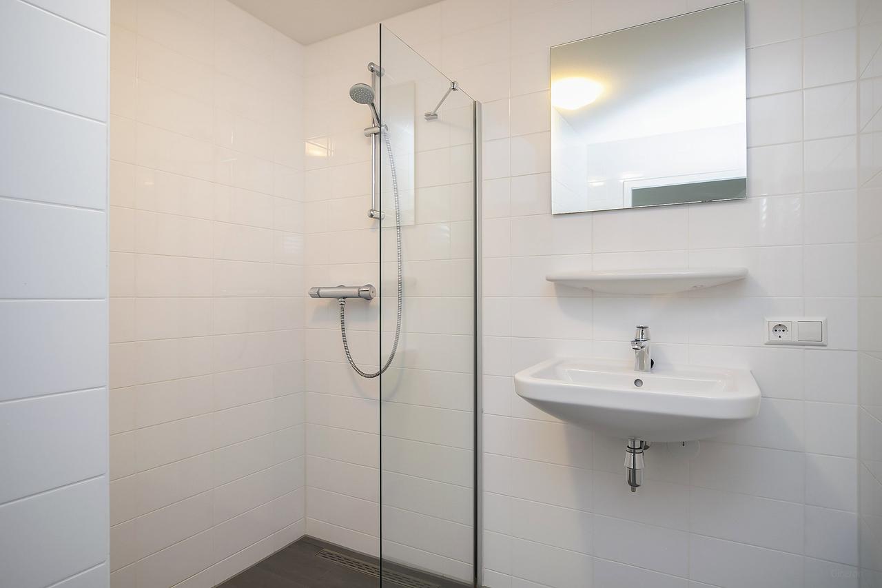 2-bedroom apartment with balcony in Buitenveldert - Image 5