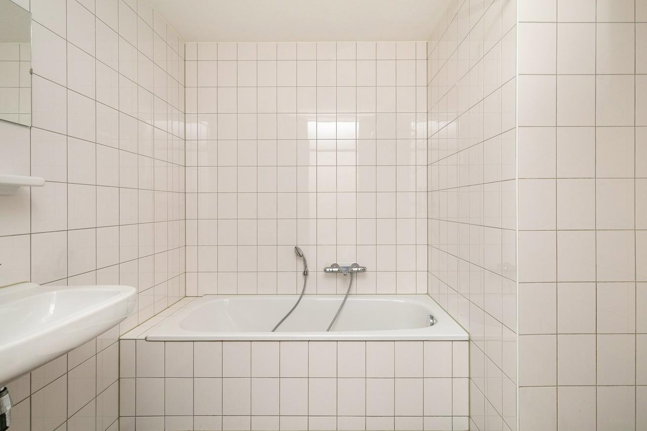 Bright 3-room apartment of 87 m² in Frankendael - Image 8