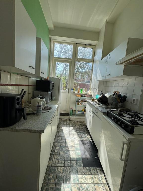 Lichte studentenkamer (23m²) bij Noorderplantsoen - Afbeelding 13