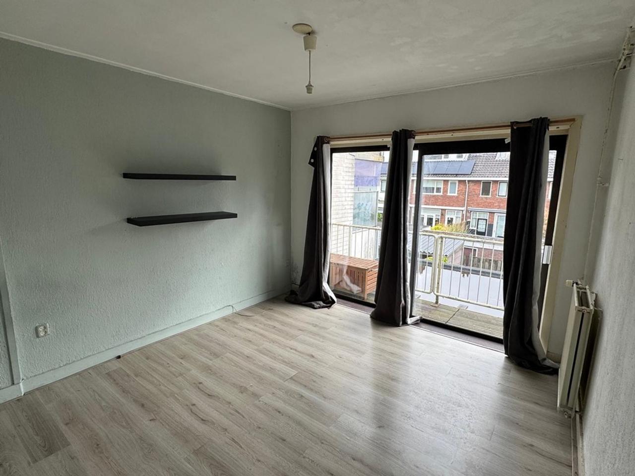 16m² Room with Shared Balcony in Elinkwijk - Image 3