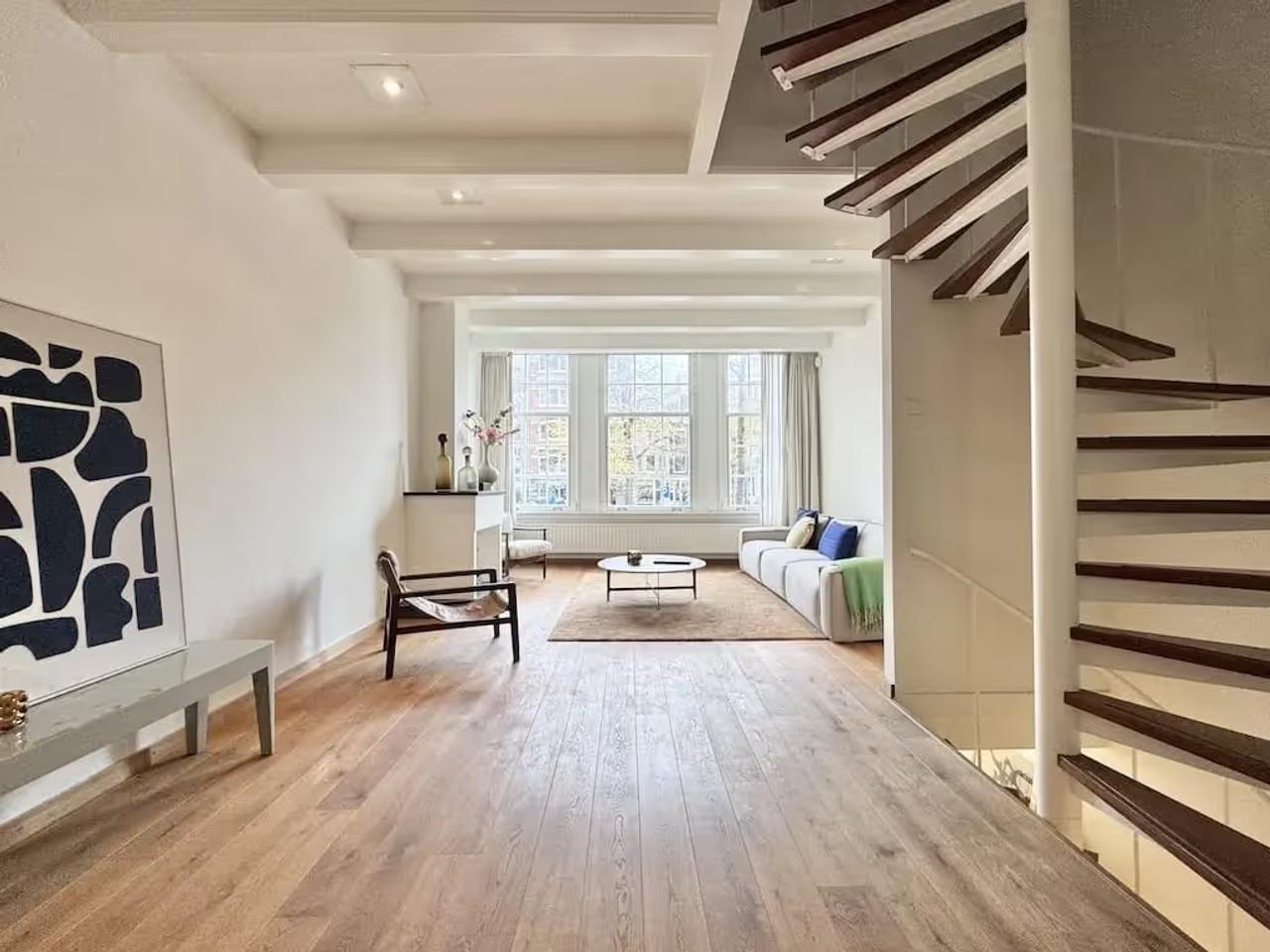 Entire Canal House on Singel with 6 Bedrooms - Image 4