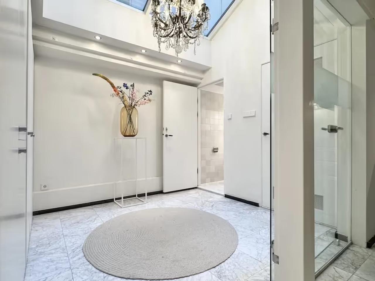 Entire Canal House on Singel with 6 Bedrooms - Image 11