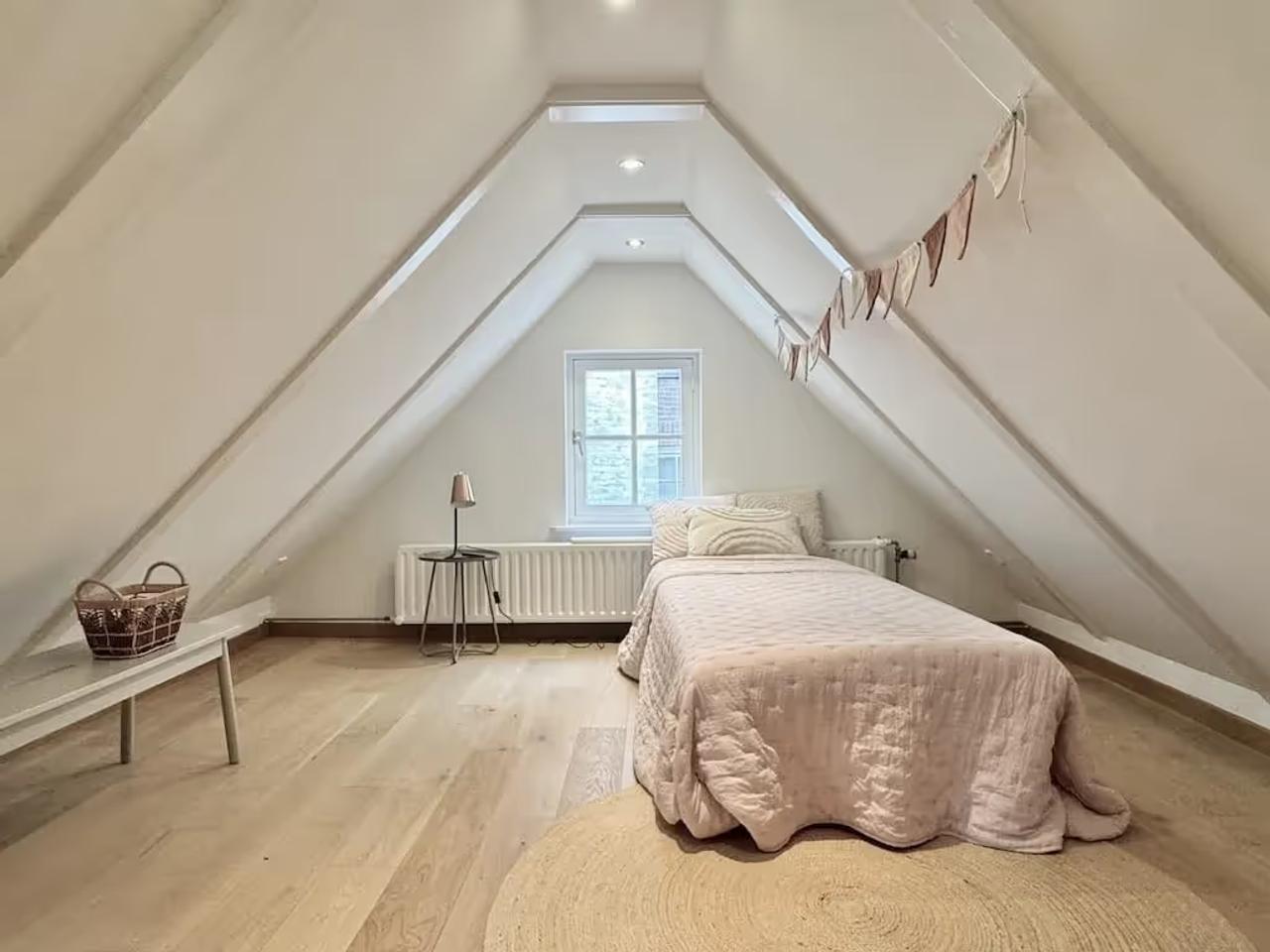 Entire Canal House on Singel with 6 Bedrooms - Image 14