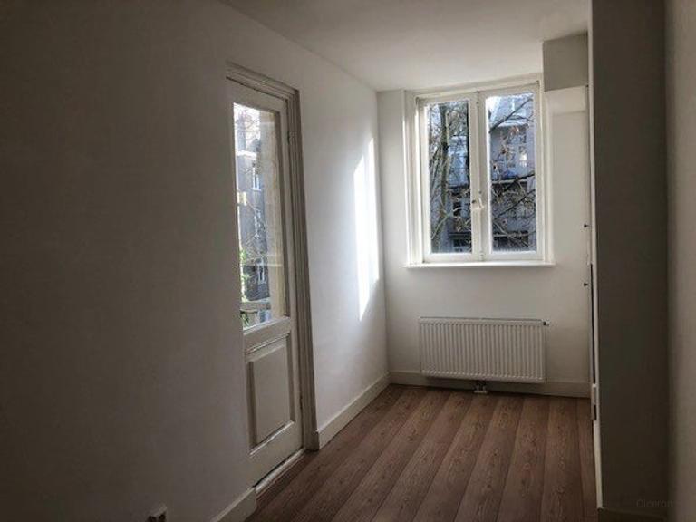 2-bedroom apartment in De Pijp - Image 17