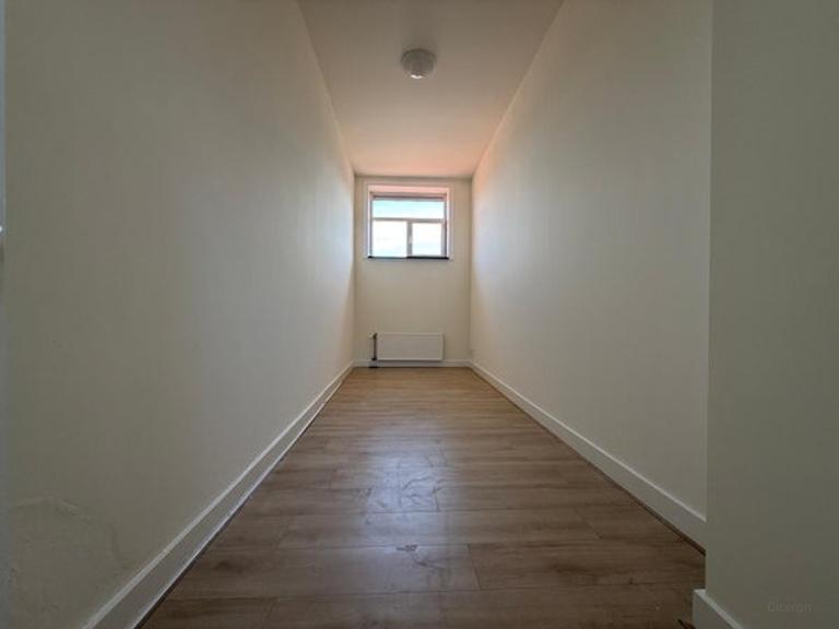 72m² two-bedroom apartment in De Baarsjes - Image 9