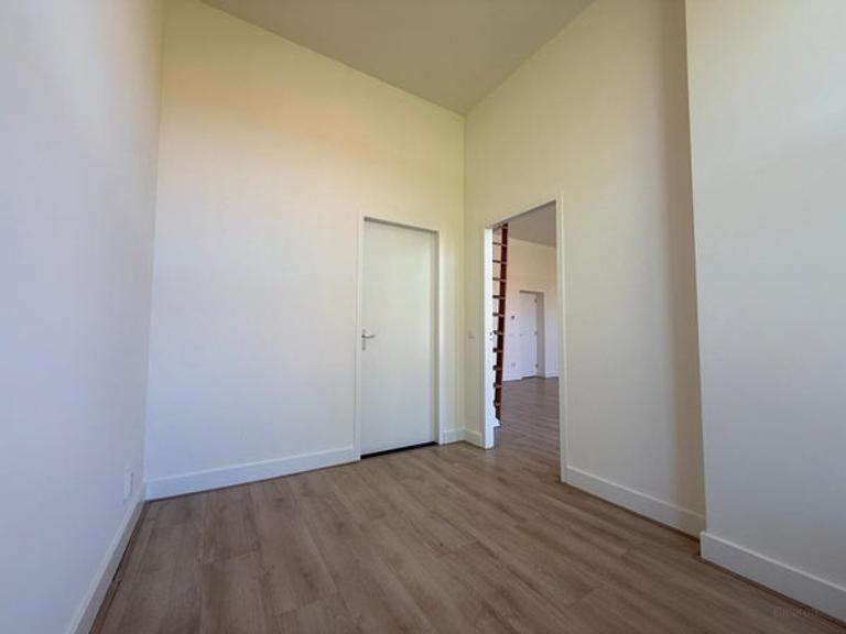 72m² two-bedroom apartment in De Baarsjes - Image 7