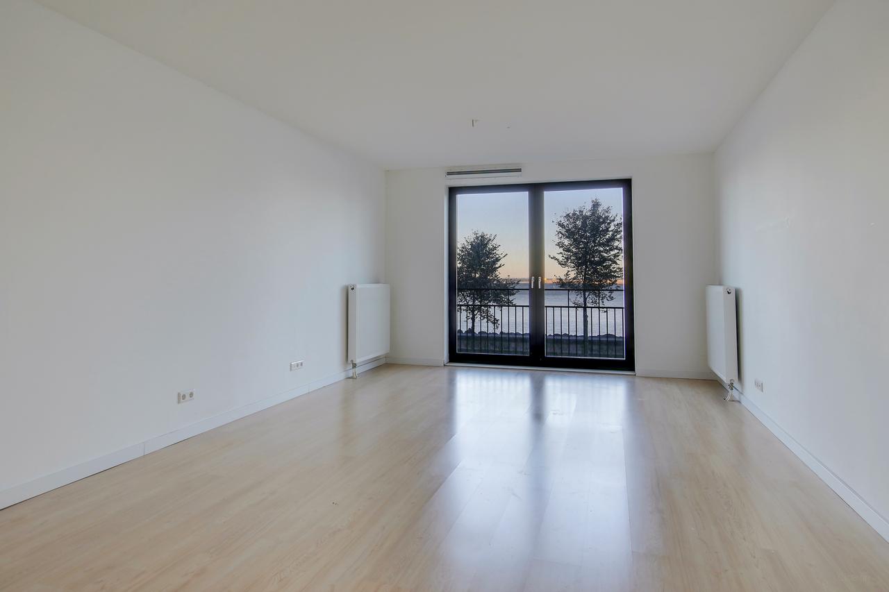 Modern 2-room apartment on IJburg with terrace - Image 3