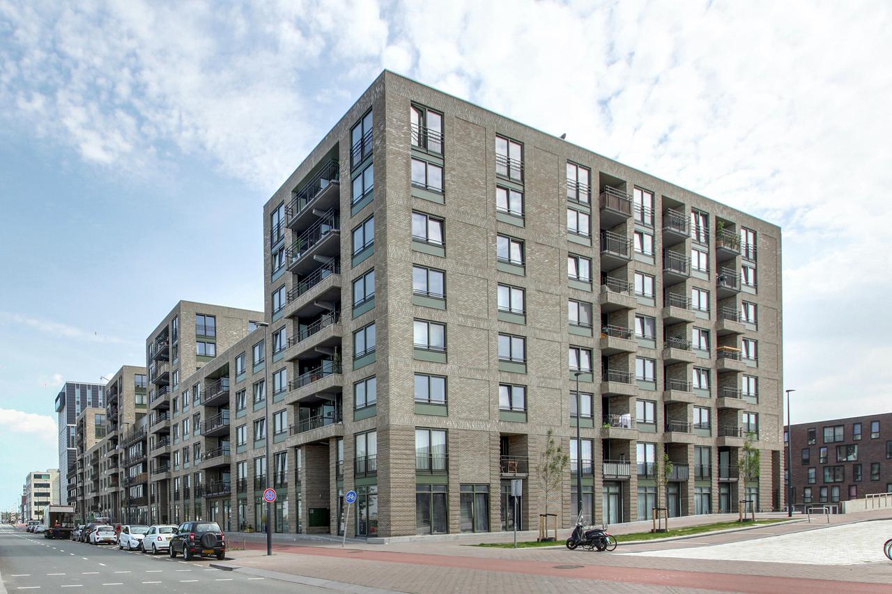 Modern 2-room apartment on IJburg with terrace - Image 1