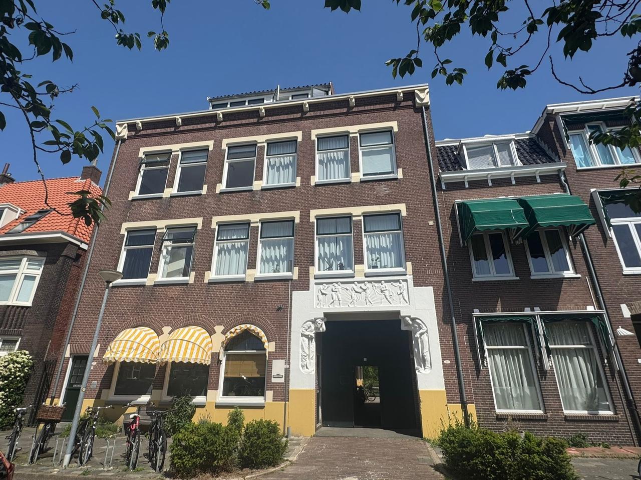 Tijdelijk 2-kamerappartement met balkon - Afbeelding 1