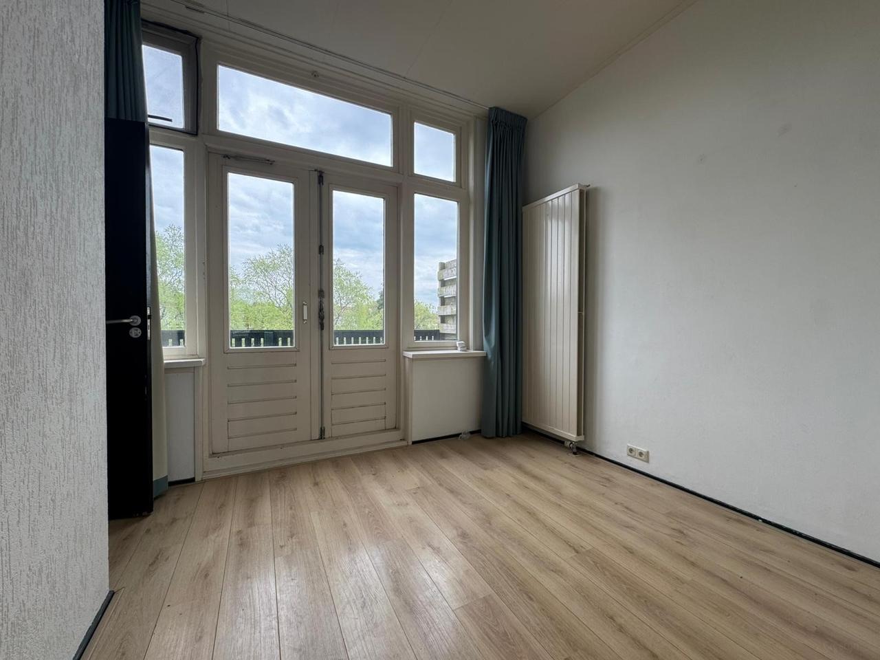 Tijdelijk 2-kamerappartement met balkon - Afbeelding 2