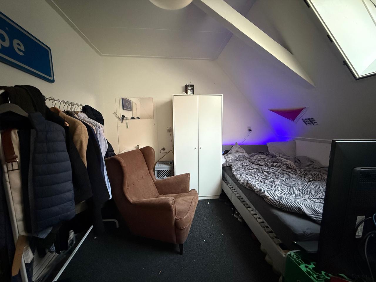 Kamer met wastafel aan het Boterdiep - Afbeelding 2