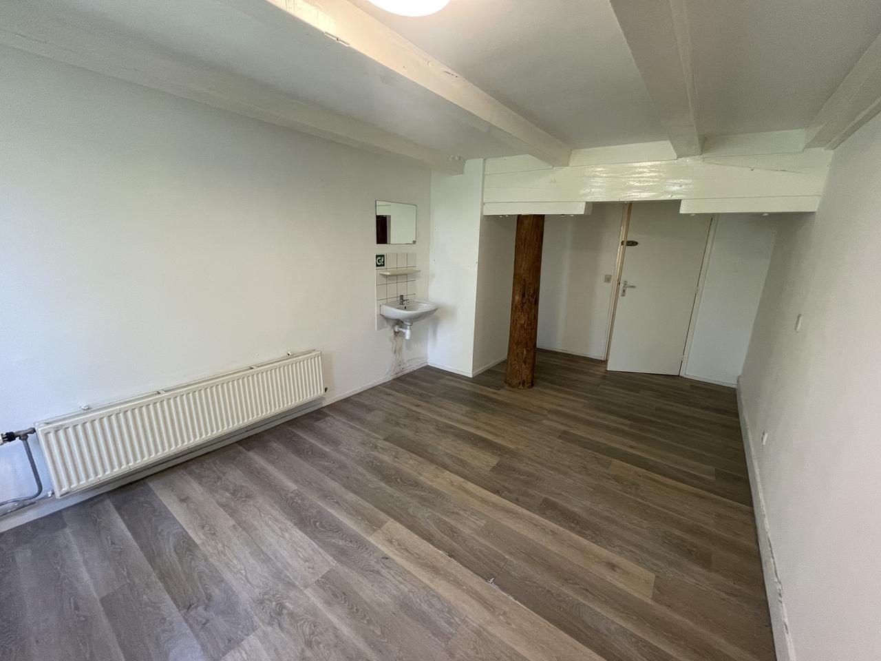 Kamer van 16 m² in studentenhuis aan het Boterdiep - Afbeelding 2