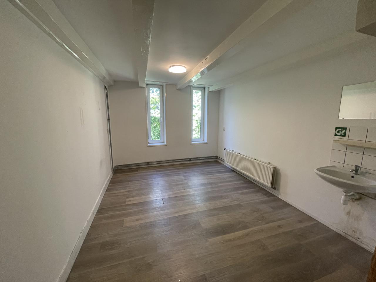 Kamer van 16 m² in studentenhuis aan het Boterdiep - Afbeelding 4