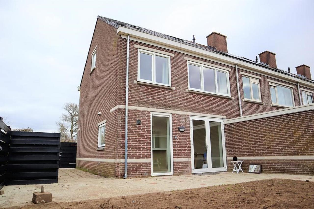 Corner house with garage in Heemskerk - Image 22