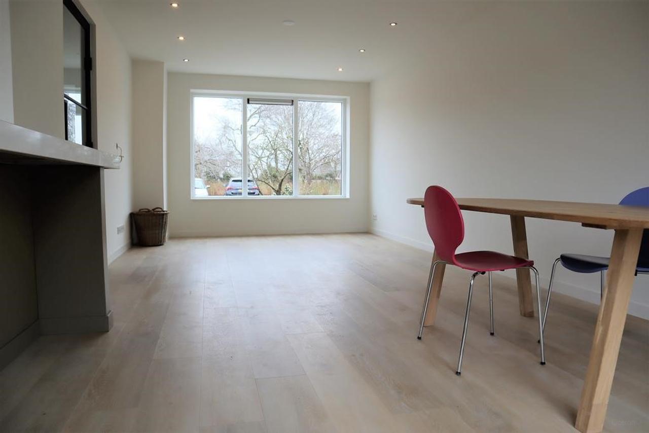 Corner house with garage in Heemskerk - Image 3