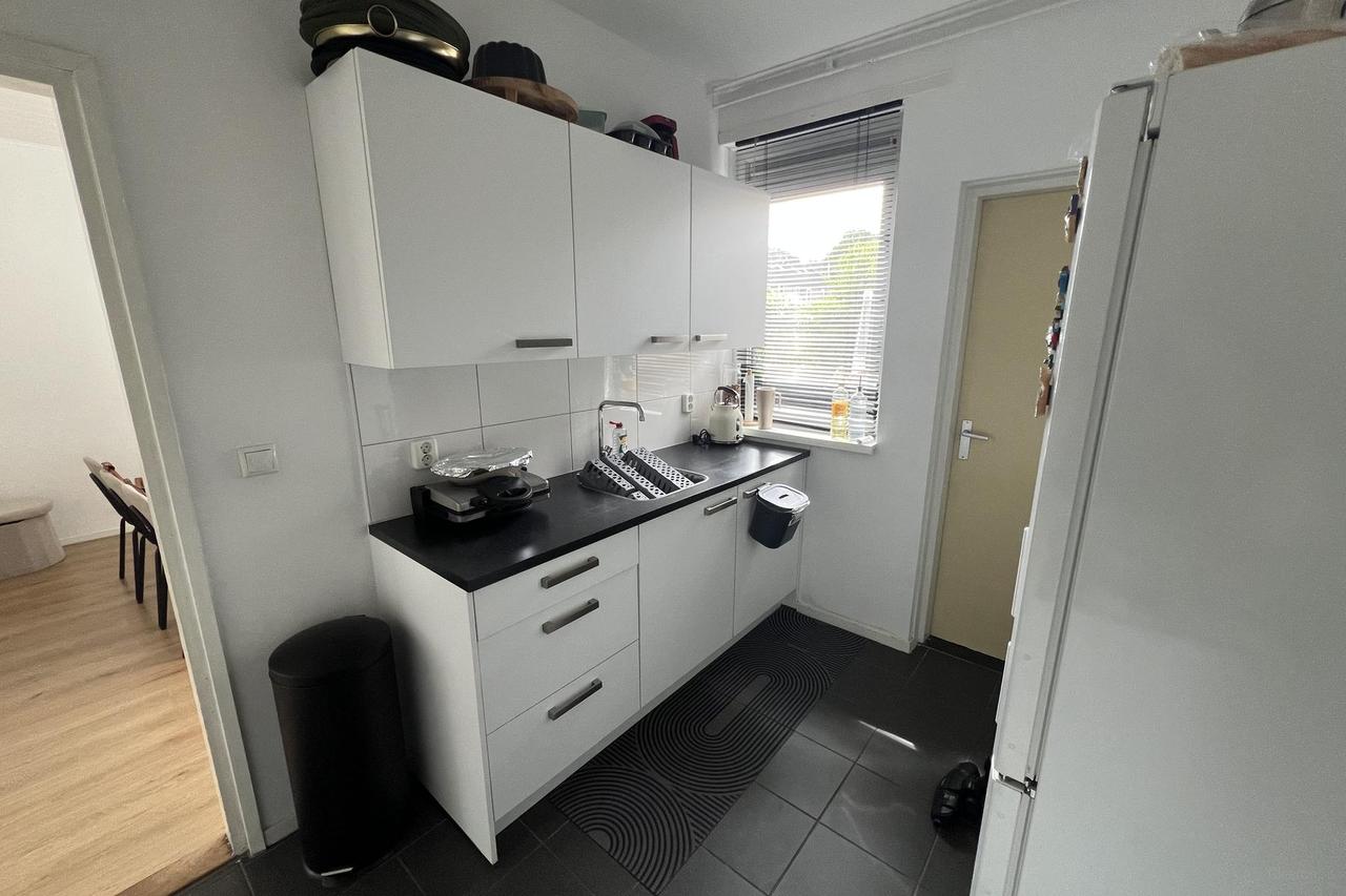 Corner House with 4 Bedrooms - Image 3