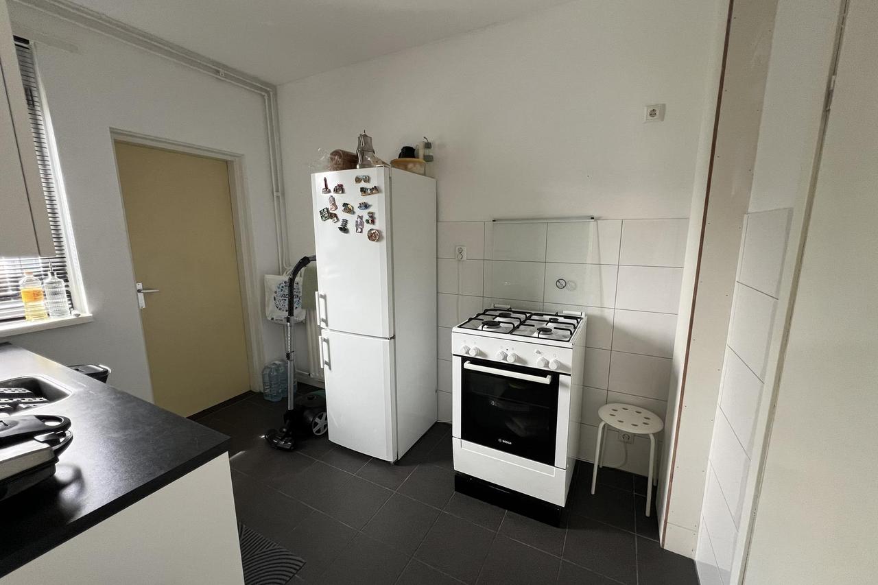 Corner House with 4 Bedrooms - Image 4