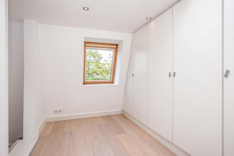 4-bedroom apartment with roof terrace - Image 22