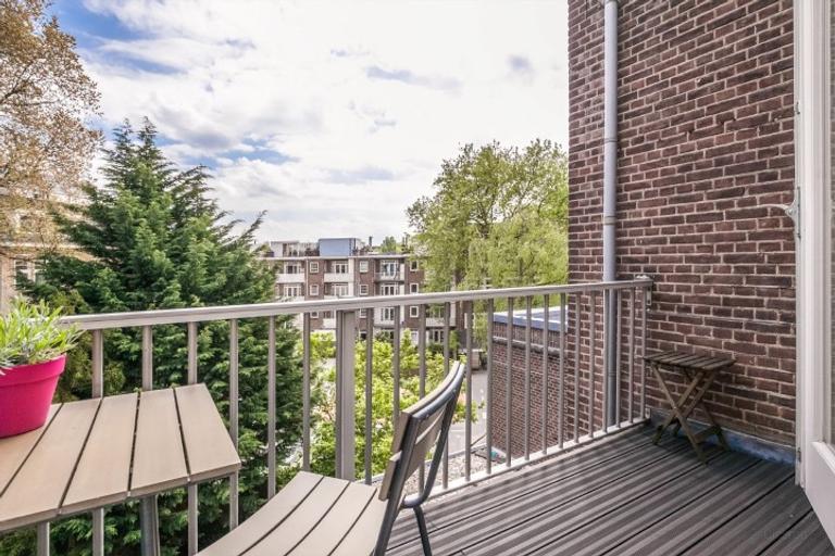 4-bedroom apartment with roof terrace - Image 12