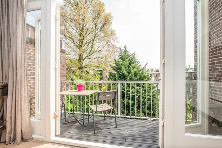 4-bedroom apartment with roof terrace - Image 11