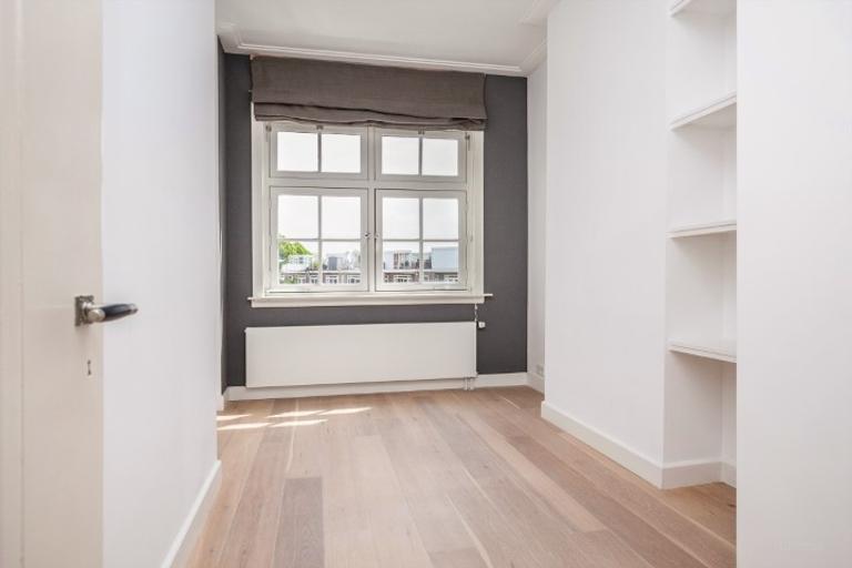 4-bedroom apartment with roof terrace - Image 15