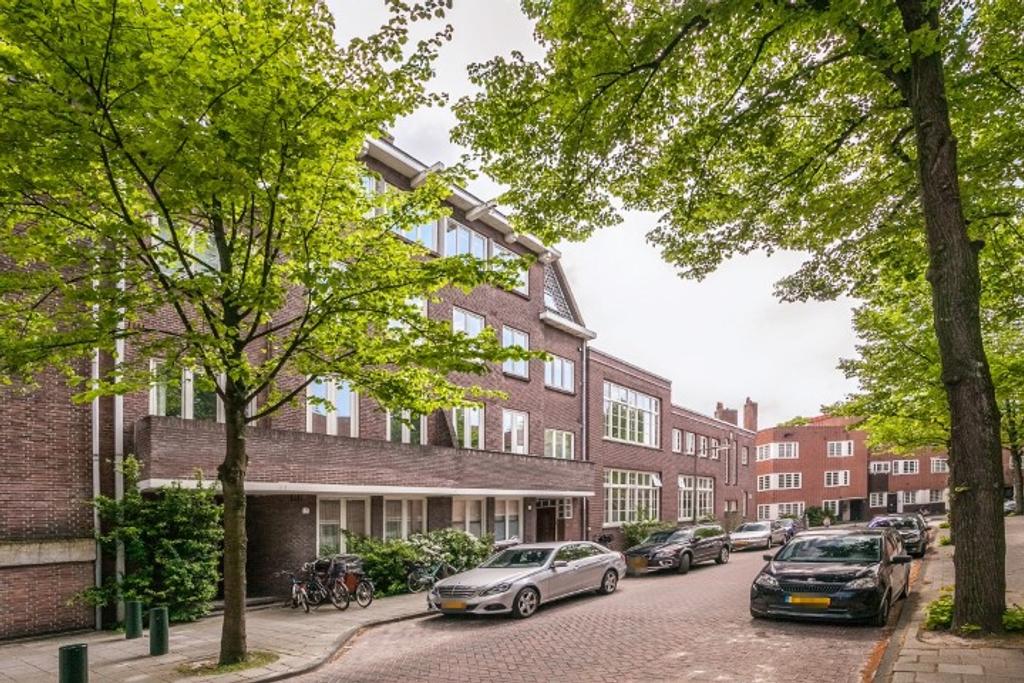 4-bedroom apartment with roof terrace - Image 2