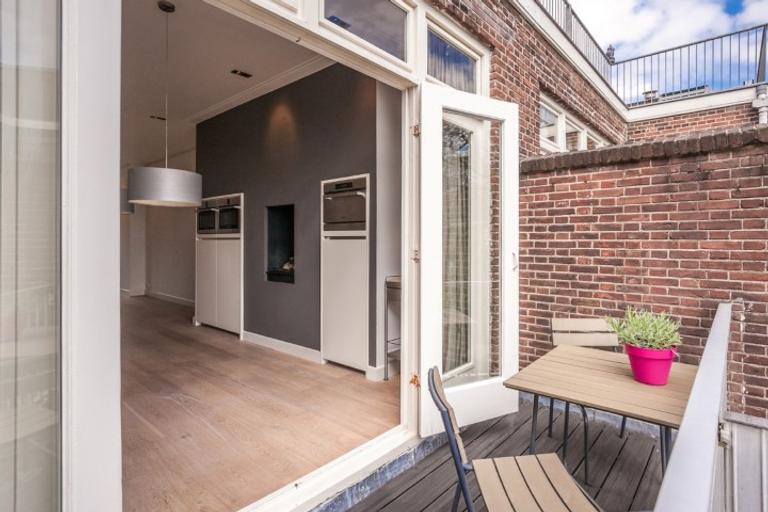 4-bedroom apartment with roof terrace - Image 10