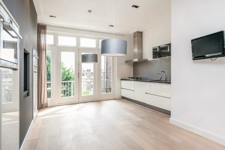 4-bedroom apartment with roof terrace - Image 7
