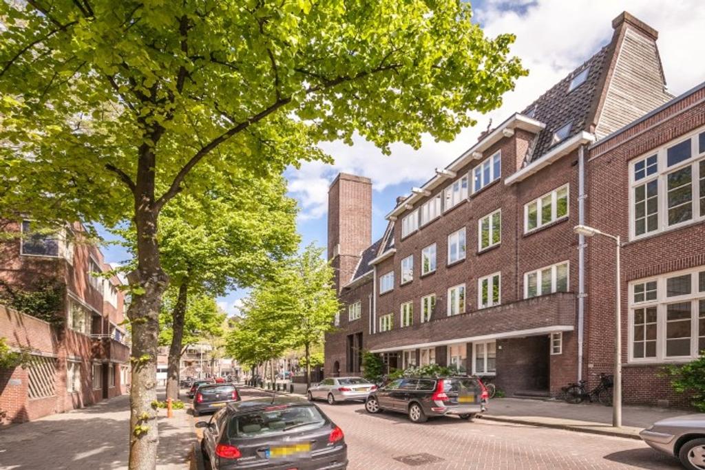 4-bedroom apartment with roof terrace - Image 3