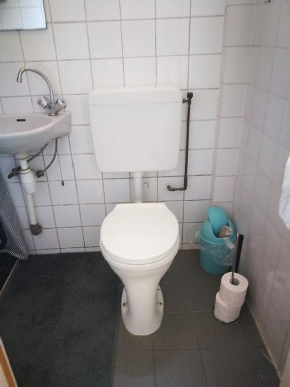 Lichte kamer van 17 m2 met dakterras - Afbeelding 7