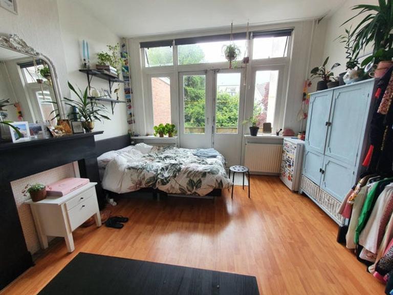 Lichte kamer van 17 m2 met dakterras - Afbeelding 2