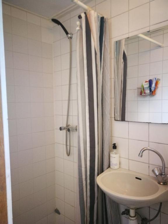 Lichte kamer van 17 m2 met dakterras - Afbeelding 8