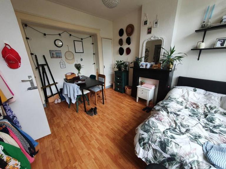Lichte kamer van 17 m2 met dakterras - Afbeelding 4