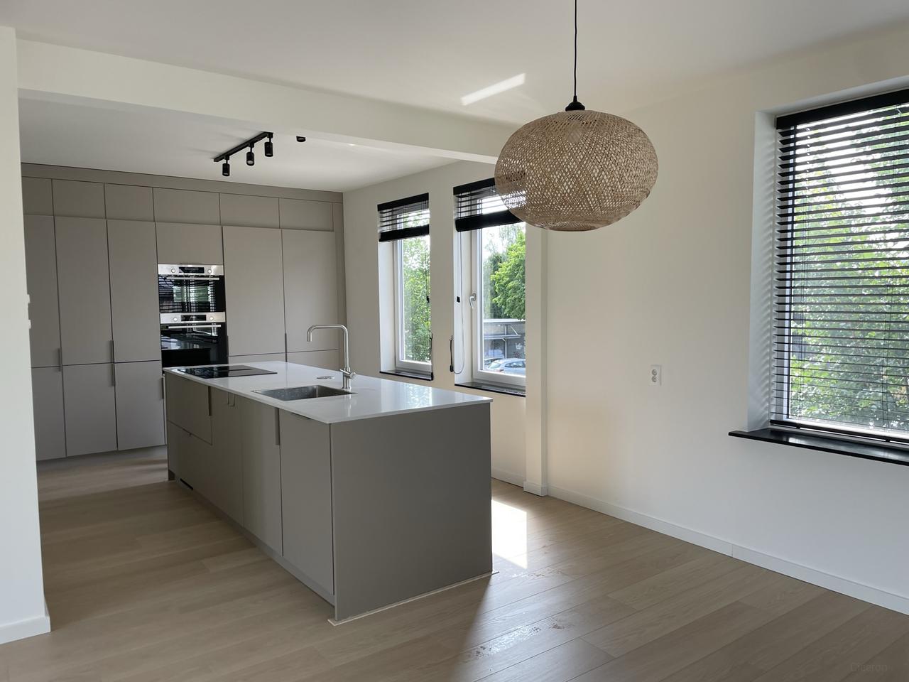 4-slaapkamer maisonnette met groot dakterras - Afbeelding 2