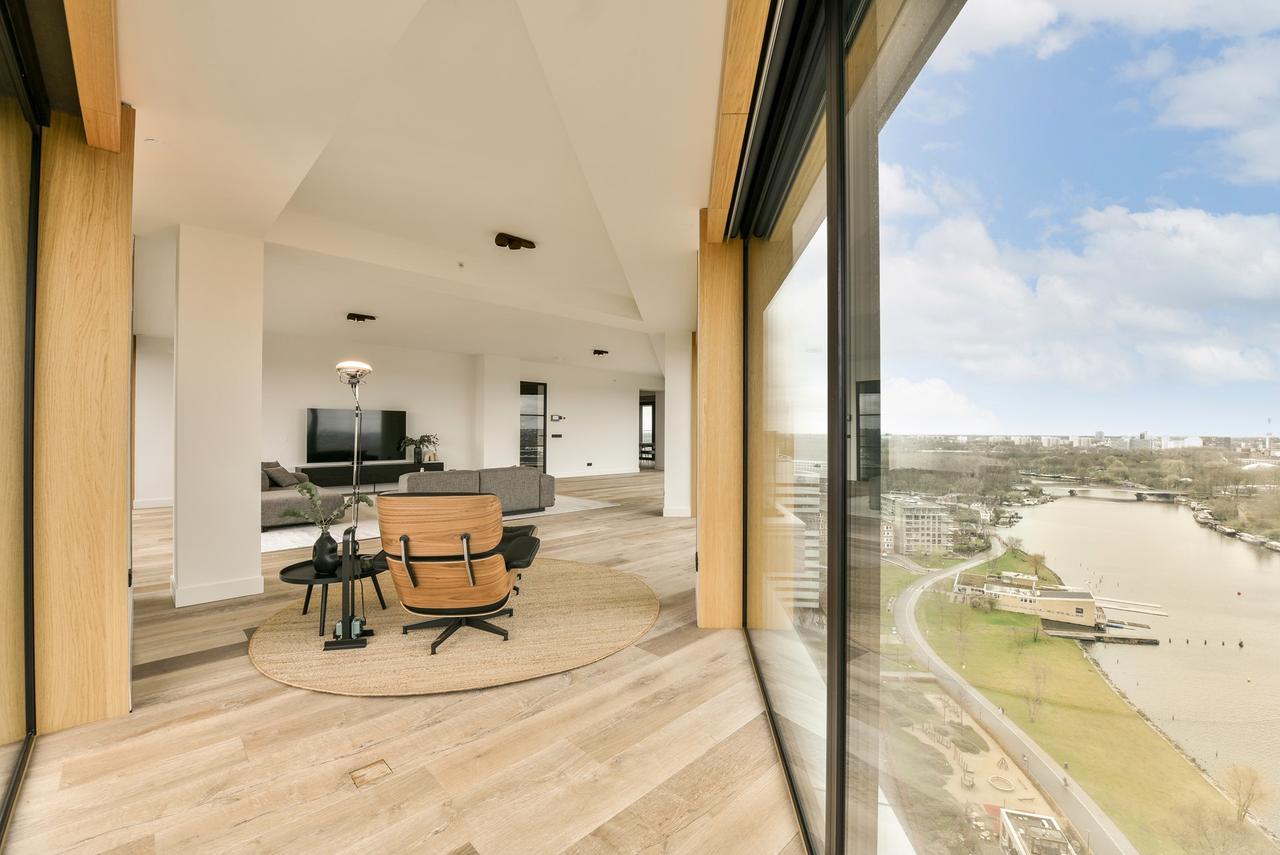 19th floor on the Amstel - Image 7