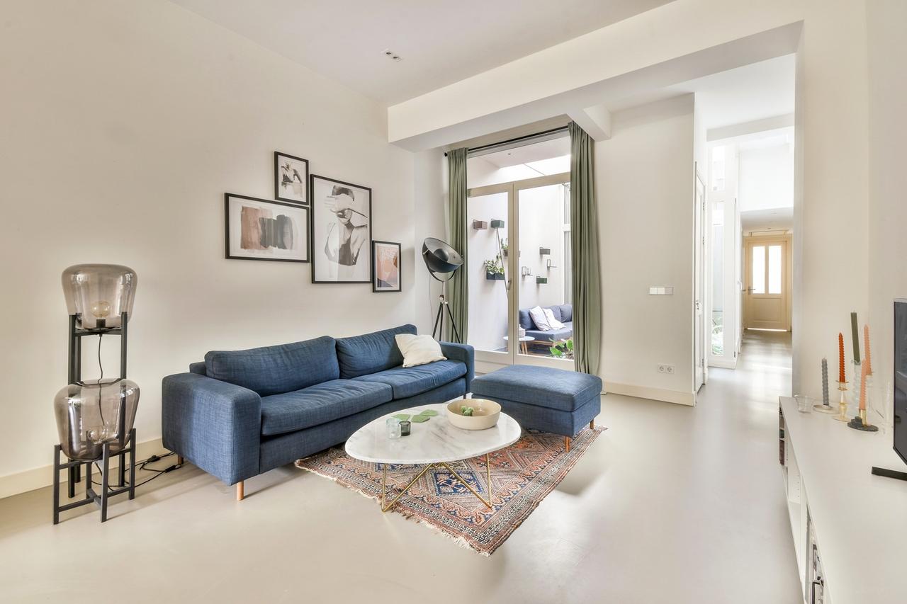Waterfront with 2 patios in Oud-West - Image 1