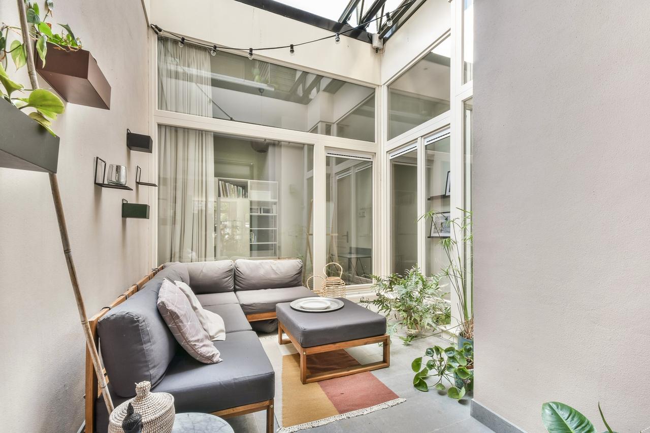 Waterfront with 2 patios in Oud-West - Image 3