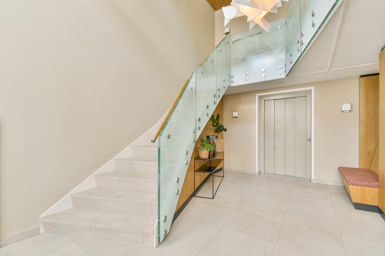 183 m² loft apartment in De Pijp - Image 4