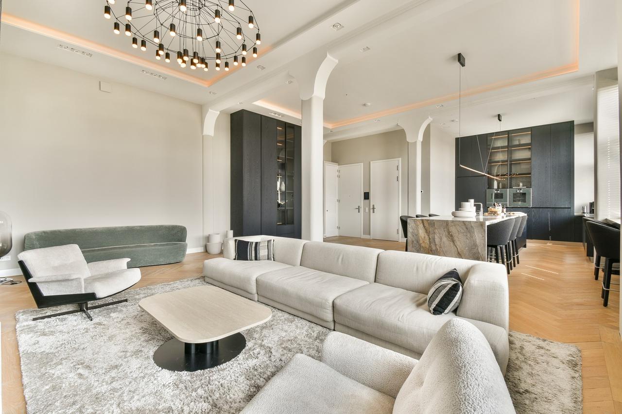 183 m² loft apartment in De Pijp - Image 2