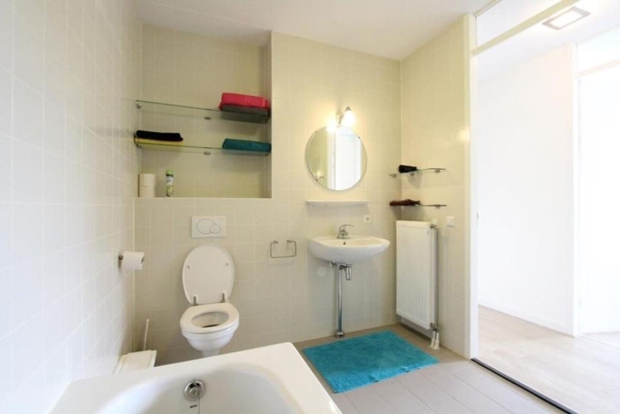 Bright 2-bedroom apartment with balcony - Image 12