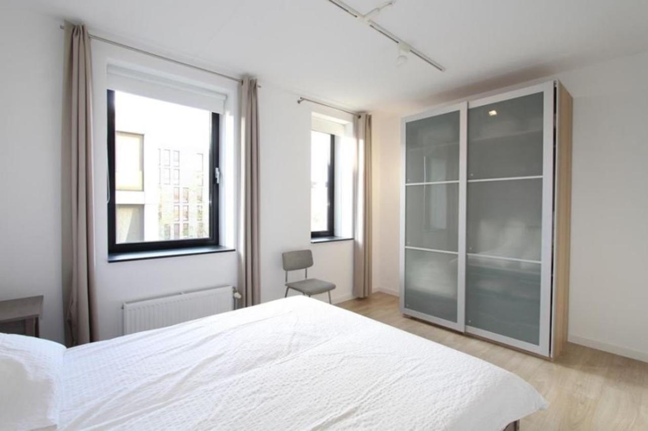 Bright 2-bedroom apartment with balcony - Image 10