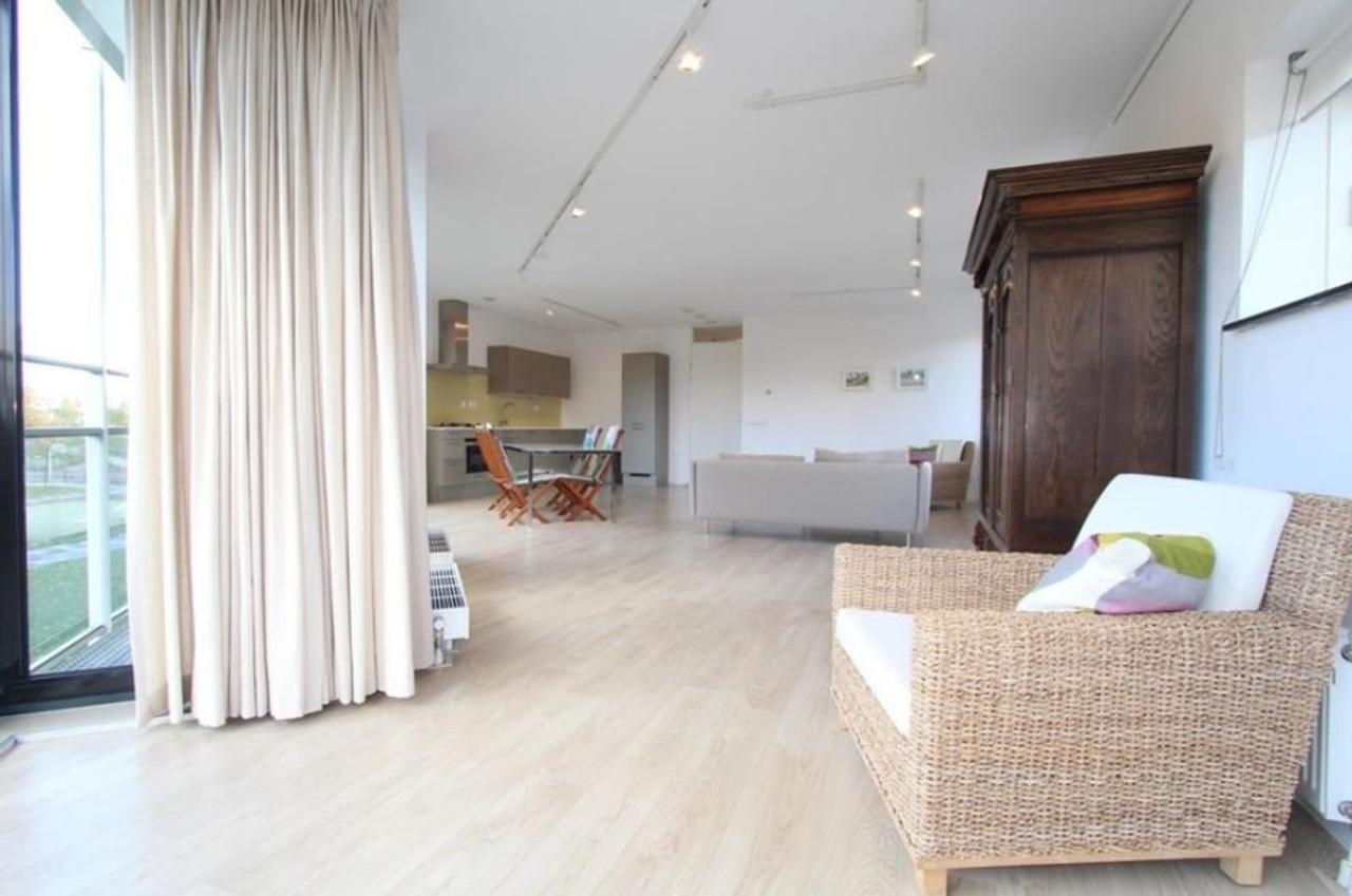Bright 2-bedroom apartment with balcony - Image 7