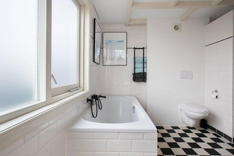 4-room apartment with roof terrace in Zuid - Image 24