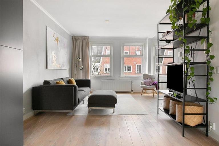 4-room apartment with roof terrace in Zuid - Image 3