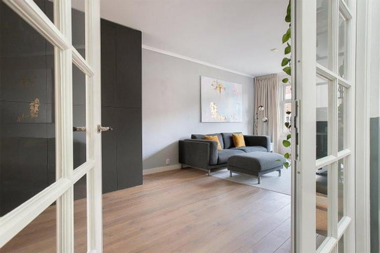 4-room apartment with roof terrace in Zuid - Image 2