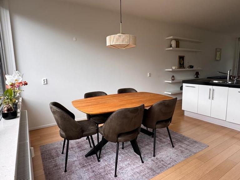 Bright 3-room apartment with 2 balconies - Image 4
