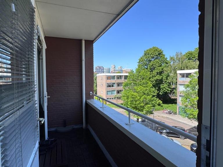 Bright 3-room apartment with 2 balconies - Image 17