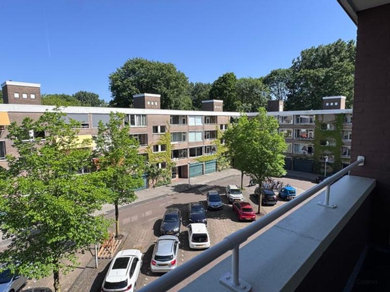 Bright 3-room apartment with 2 balconies - Image 18