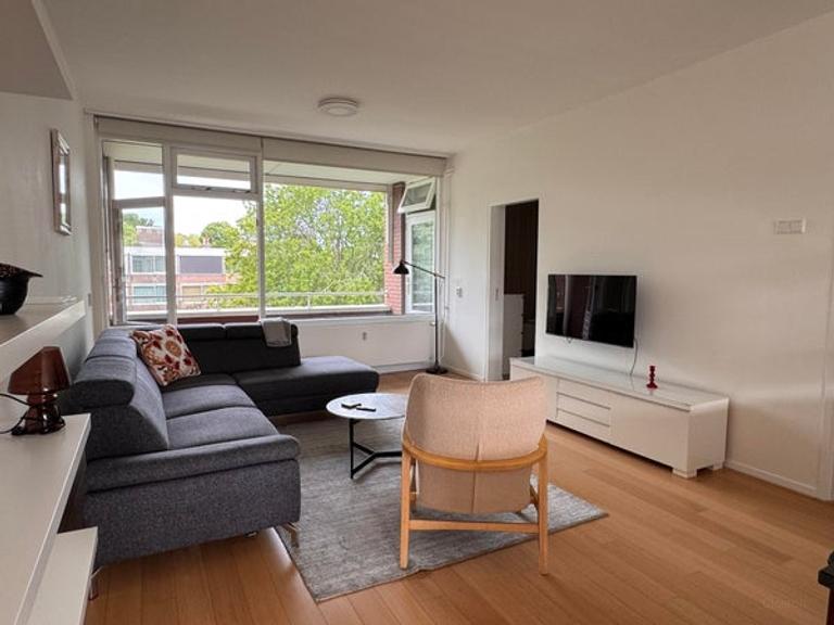 Bright 3-room apartment with 2 balconies - Image 5