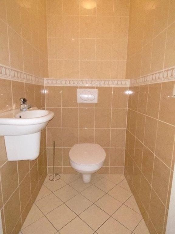 90 m2 apartment with balcony in Breda - Image 17